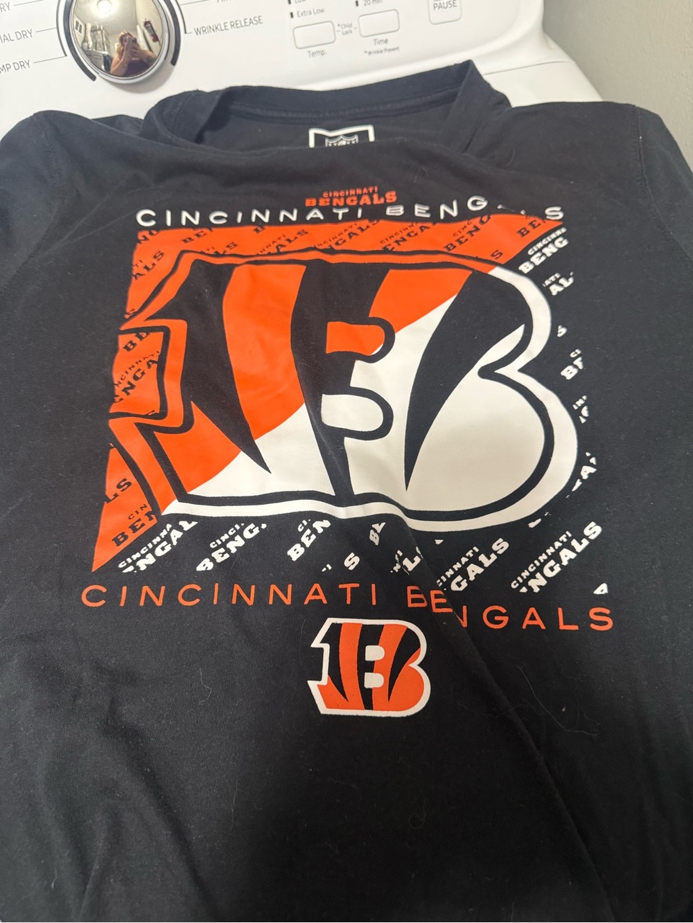 NFL Cincinnati Bengals Black Short Sleeve Graphic Tee with Orange & White Logo